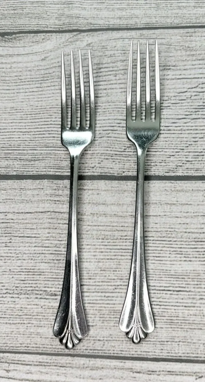 Royal Flute by Oneida Stainless Flatware Silverware Dinner Forks Lot Of 2-7 3/4